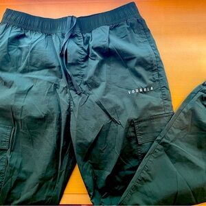 Youngla men large army green cargo pants. Never worn